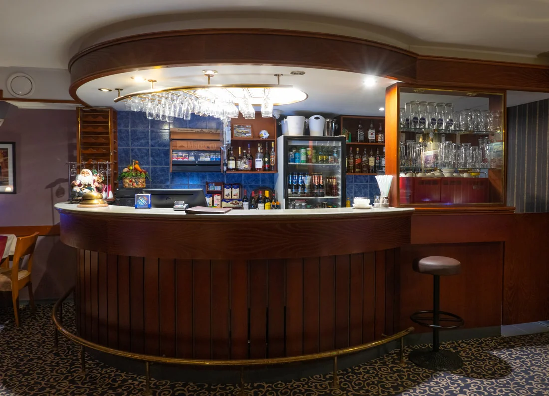Bar at T&auml;hetorni Hotell
